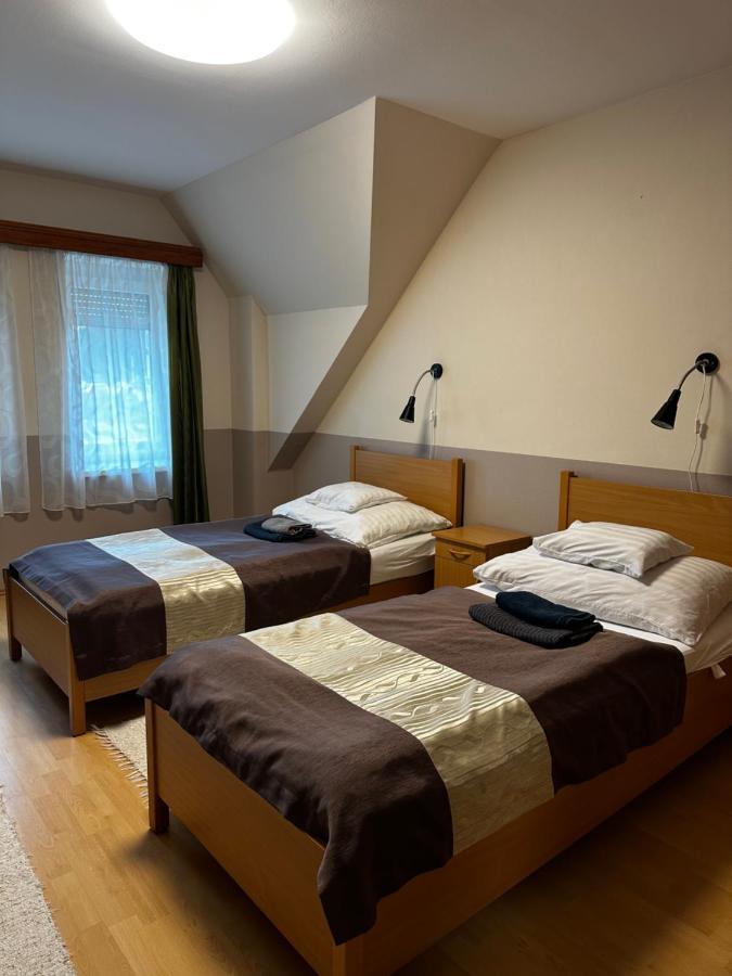 Gyarmati Panzio & Etterem Hotel Veszprem Luaran gambar