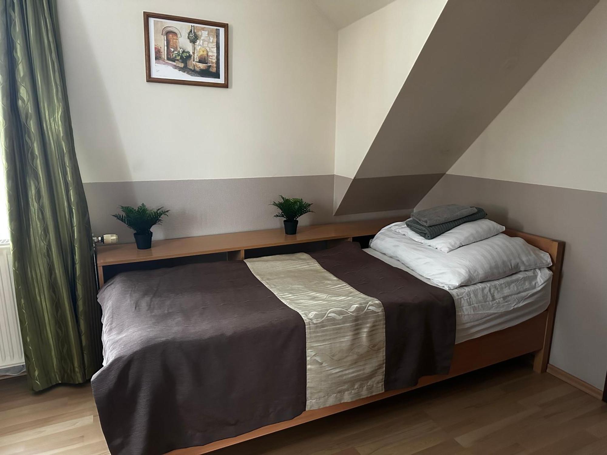 Gyarmati Panzio & Etterem Hotel Veszprem Luaran gambar