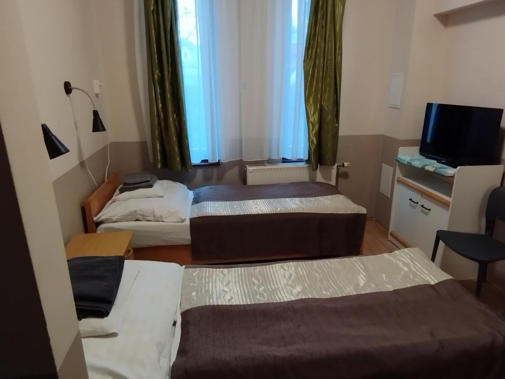 Gyarmati Panzio & Etterem Hotel Veszprem Luaran gambar