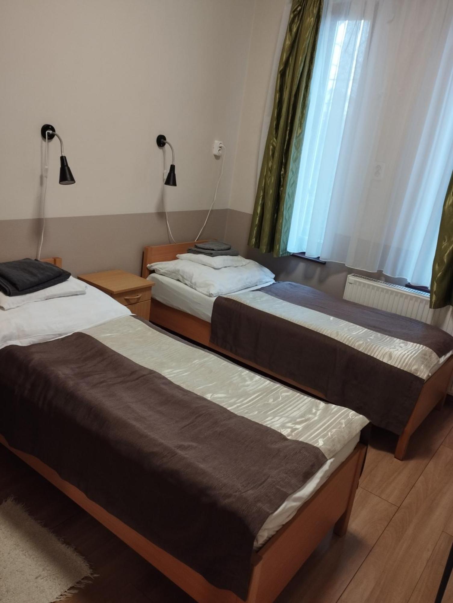 Gyarmati Panzio & Etterem Hotel Veszprem Luaran gambar